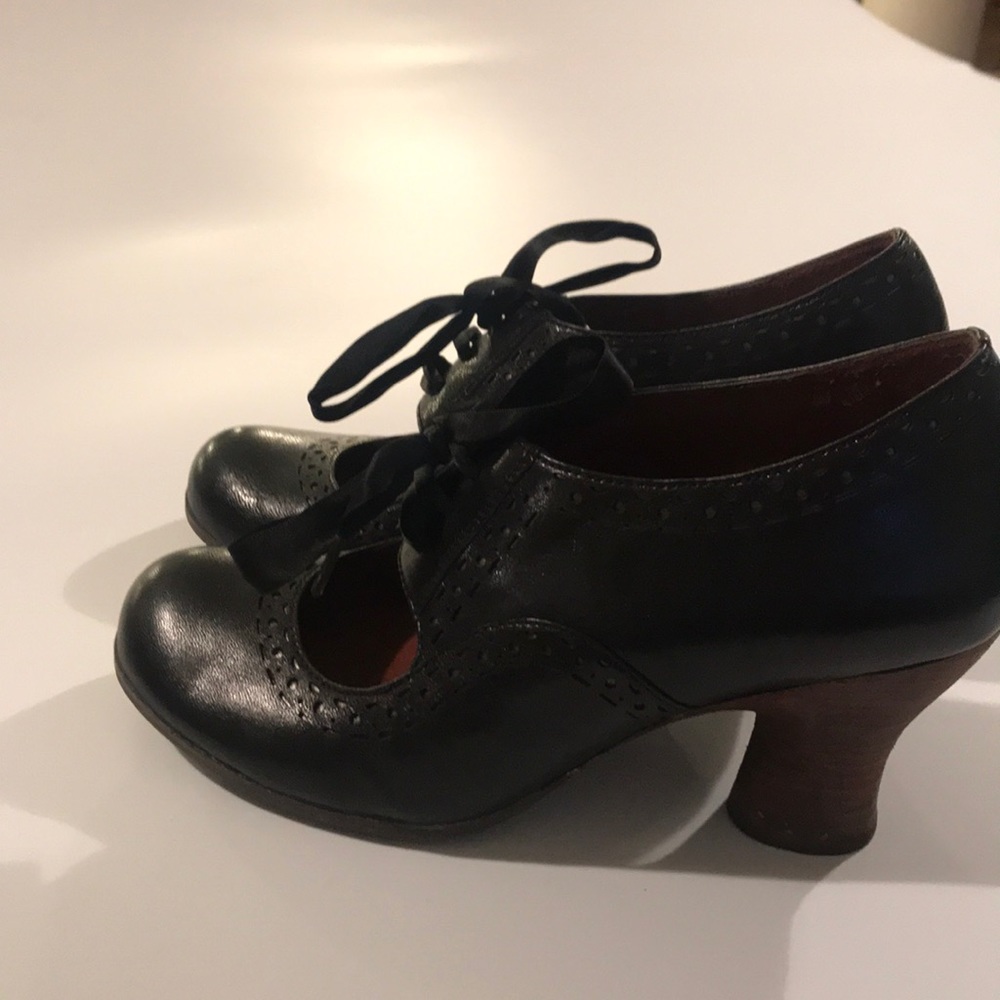 Naya Funky Mary Janes